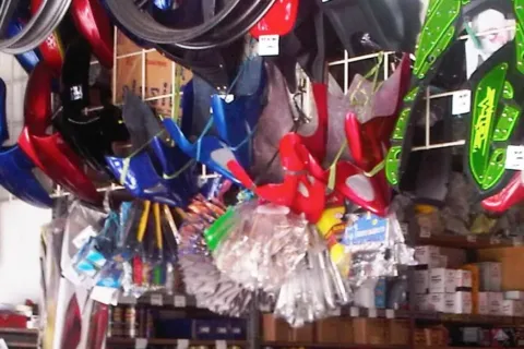Jenis Aksesoris Motor yang Dijual di Toko Grosir Terlengkap