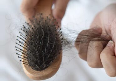 Tips Mengatasi Rambut Rontok yang Bisa Anda Coba