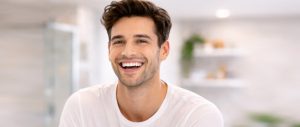 Tips Memilih Pasta Gigi Pemutih yang Tepat Biar Senyum Makin Kinclong