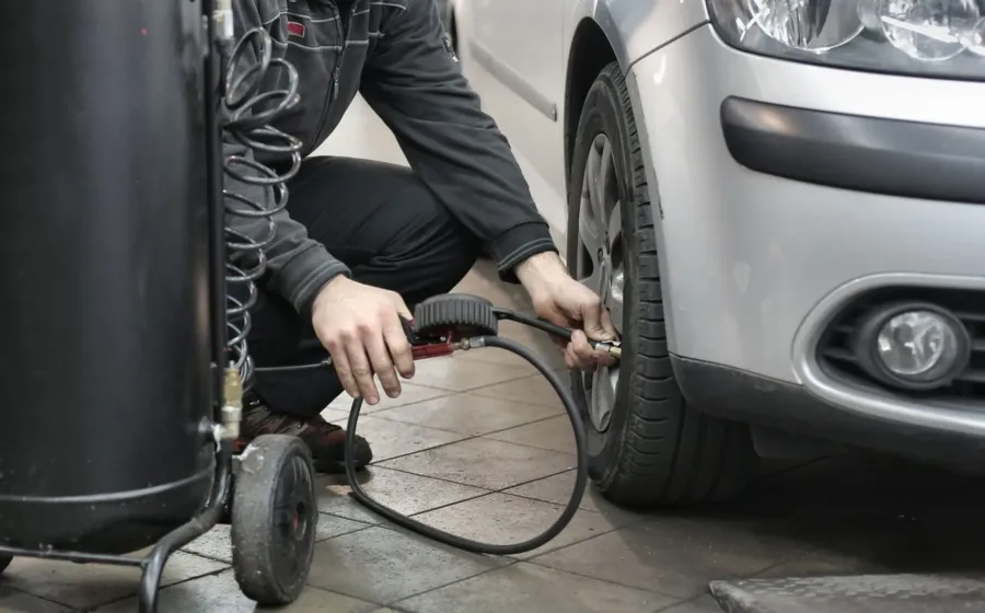 Langkah penting dalam menerapkan cara merawat ban mobil demi keselamatan berkendara di jalan raya