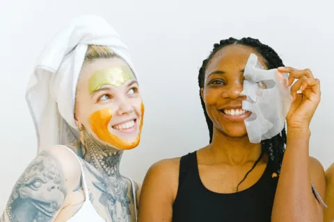 Panduan cara memilih masker wajah yang tepat sesuai kebutuhan kulit