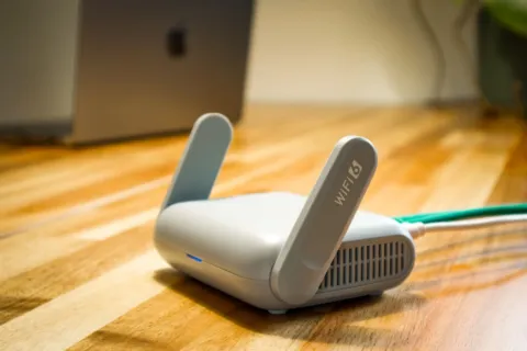 Tips memilih router Wi-Fi modern dengan antena ganda untuk memperkuat jaringan internet rumah
